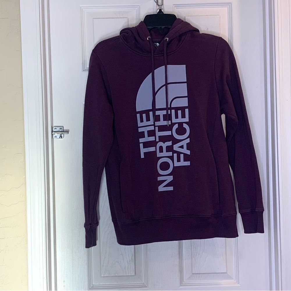 The North Face Trivert Pullover Hoodie in Blackberry Wine Size Small